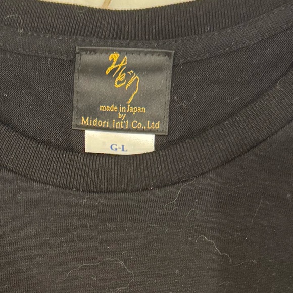 Midori Black Tee with Gold Floral Accents - Picture 4 of 5